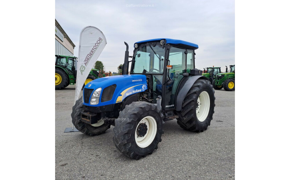 New Holland T4050 DELUXE Używany - 1