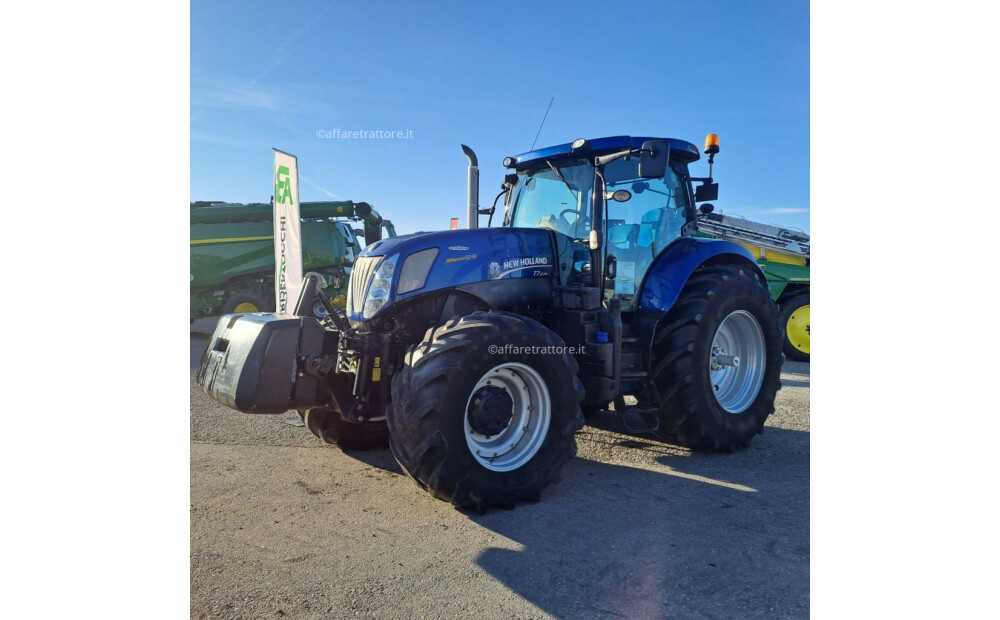 New Holland T7.270 AUTOCOMMAND BLUE POWER Używany - 2