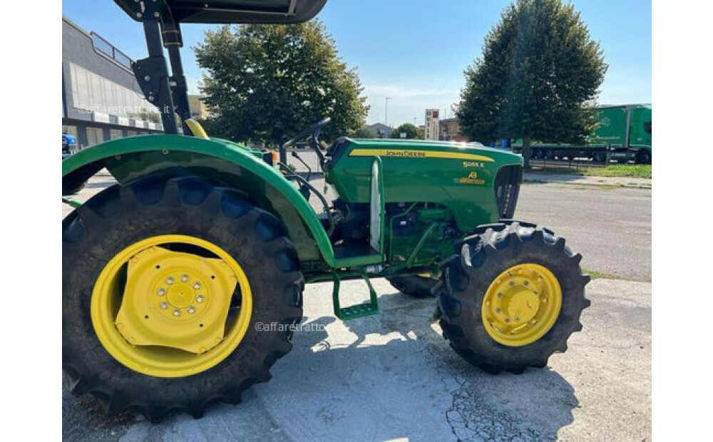 John Deere 5055 E Usato - 10