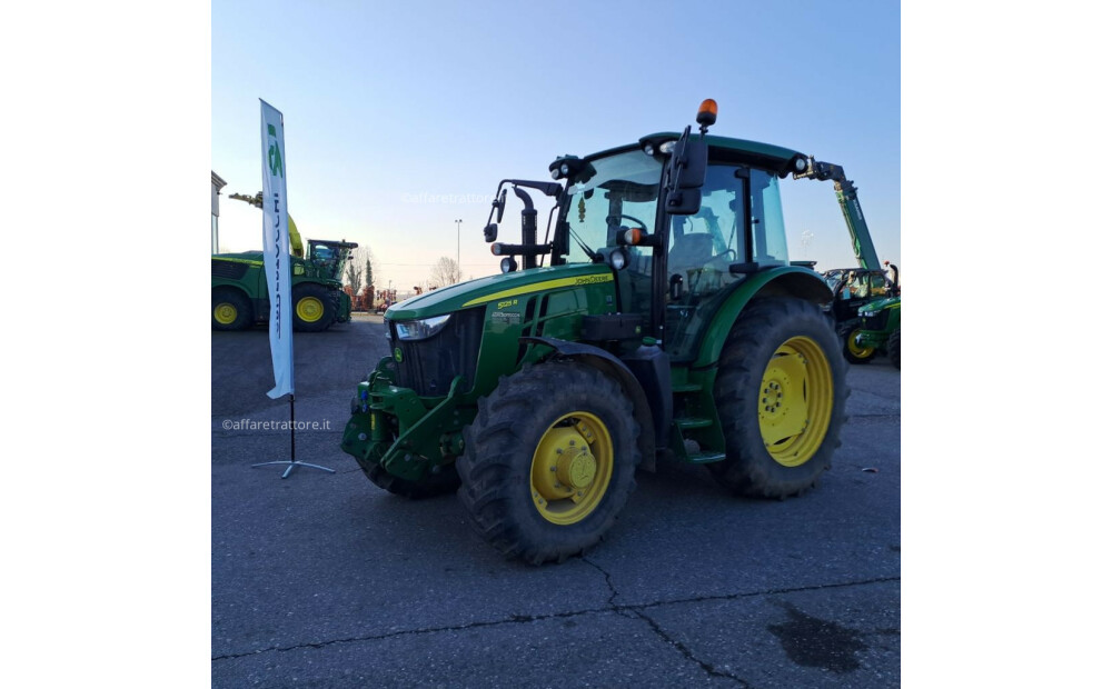 John Deere 5125R Używany - 1