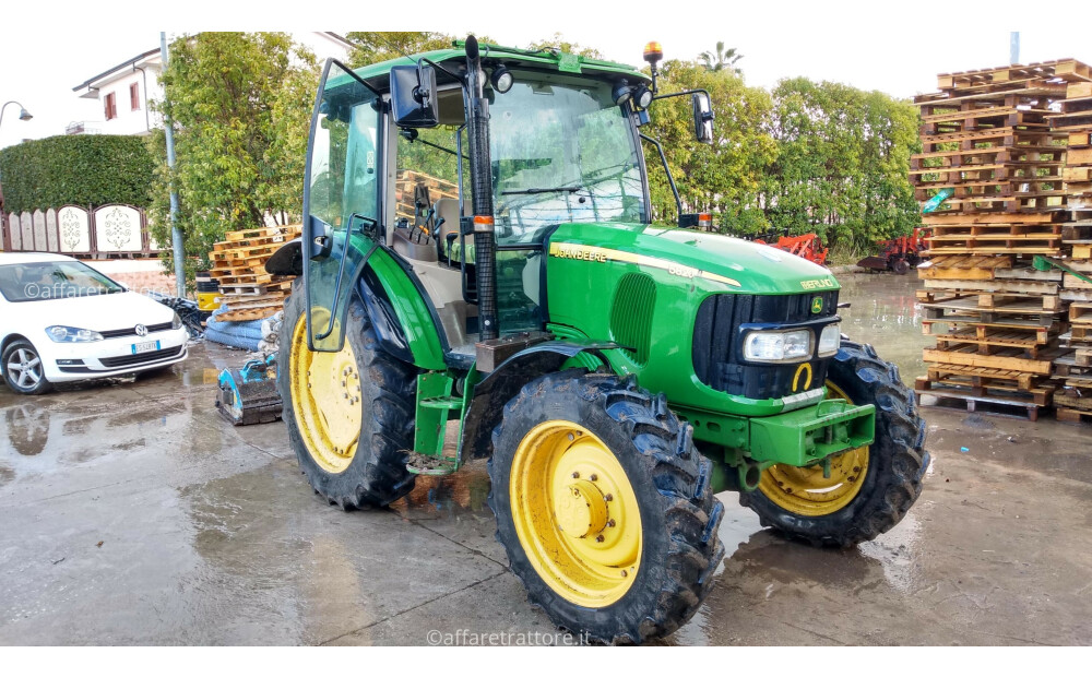 John Deere 5820 Usato - 1