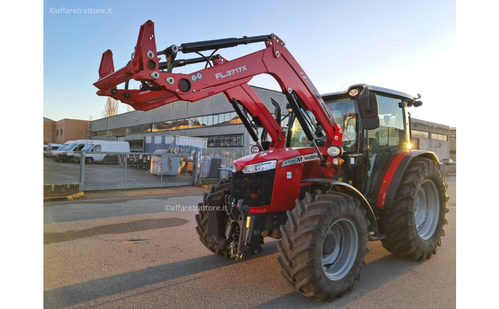 Massey Ferguson 4708M Używany - 3