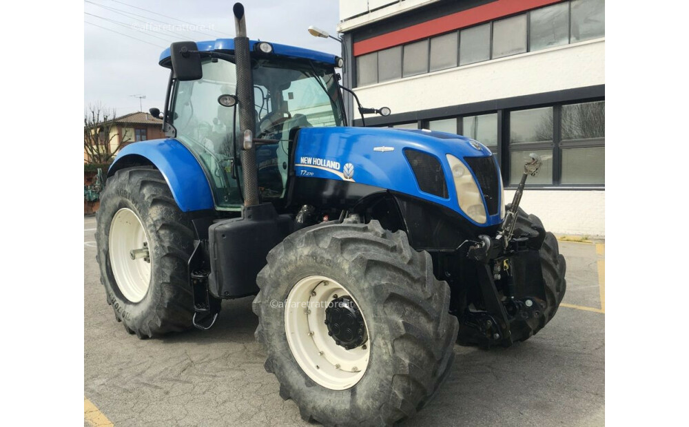 New Holland T7.270 AUTOCOMMAND Używany - 3