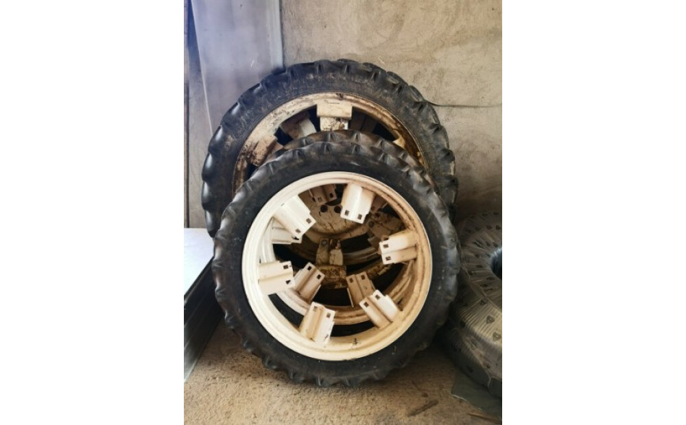 Gomme e cerchi stretti 8.3 32 e 9.5 42 - 1