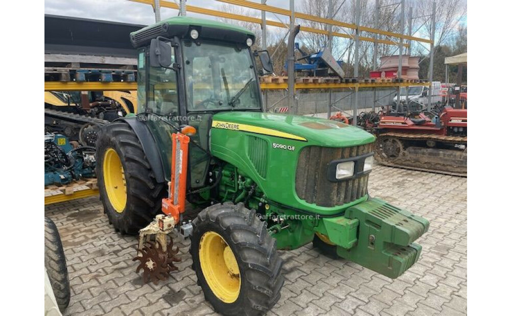 Używany John Deere 5090GF - 1