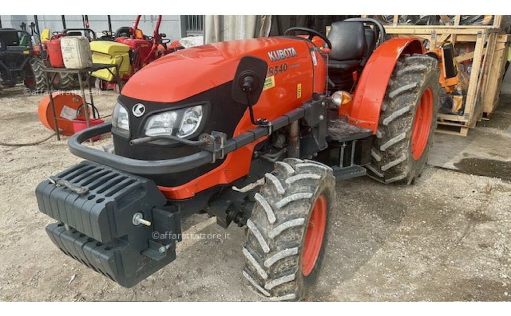 Kubota M - 3