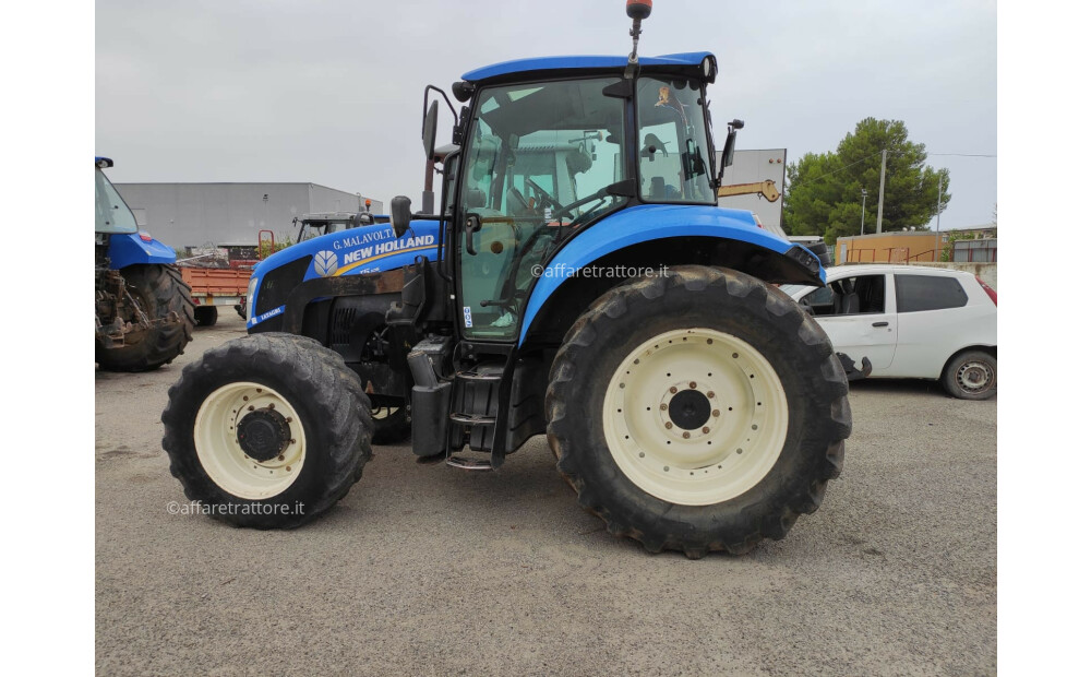 Używany ciągnik New Holland T5 105 - 2