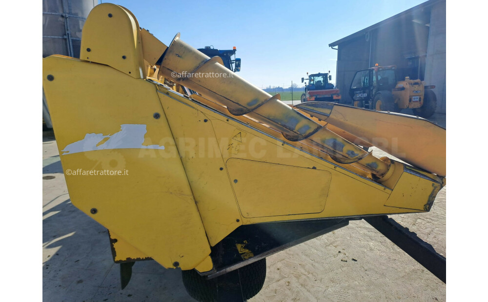 New Holland MF875W składana belka kukurydziana 8 rzędów międzyrzędowa 75 rama 846512006 – X CR – Remont i przemalowanie - 5