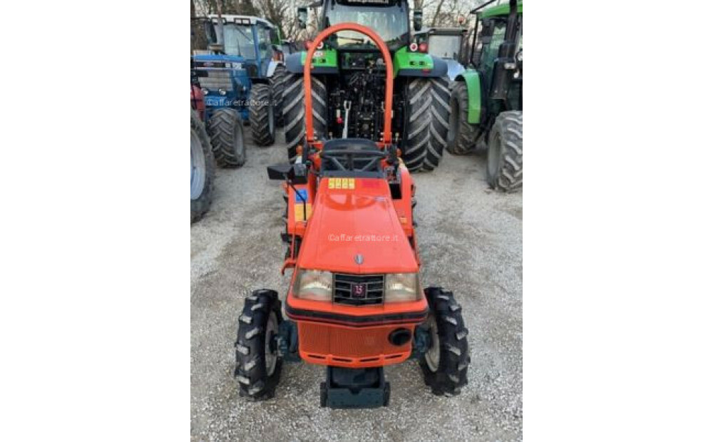 Kubota Bulltra B1 15 z kopaczką używana - 4