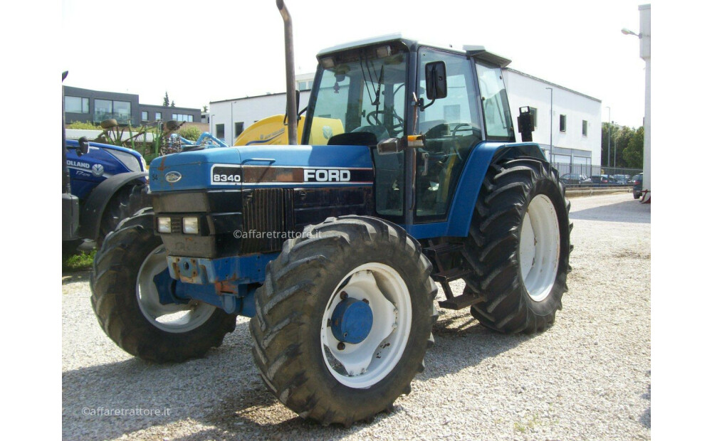 Ford 8240 SLE Usato - 1