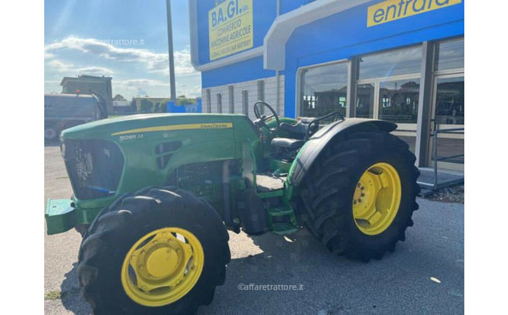 John Deere 5095 M Usato - 5