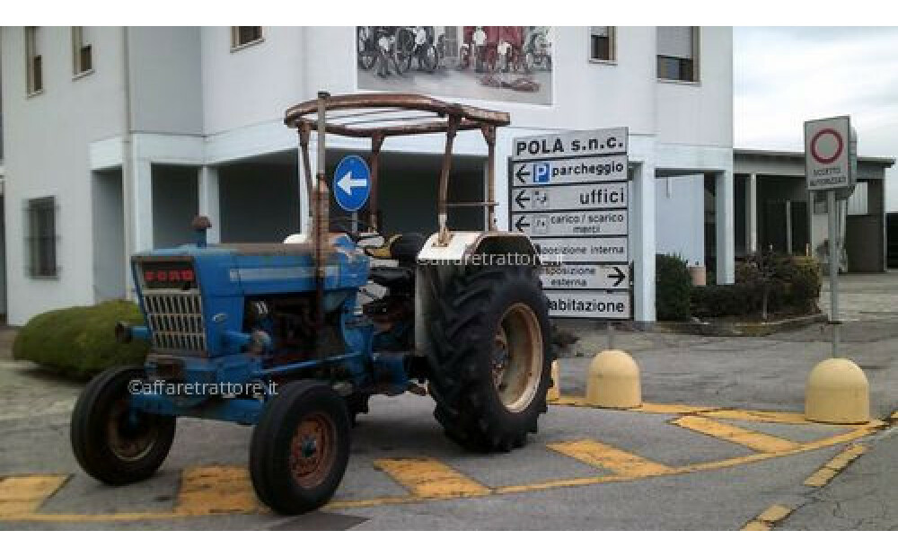 UŻYWANY CIĄGNIK ROLNICZY FORD 5000 - 2