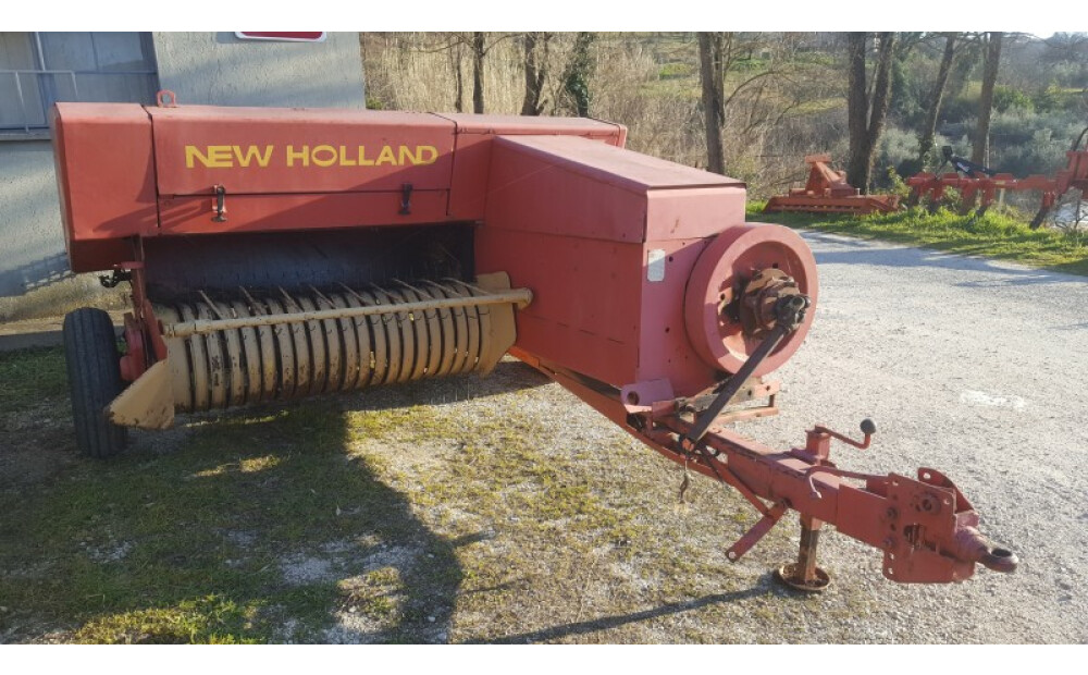 NEW HOLLAND  Pressa a spago Usato - 1